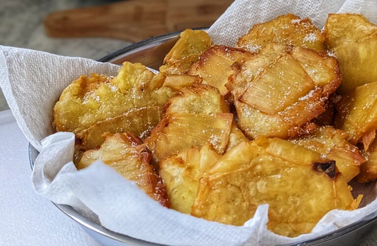 tostones de pana (breadfruit)