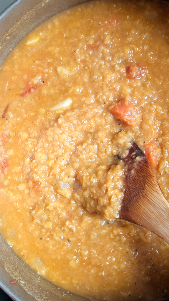 Egyptian red lentil soup ready to be blended